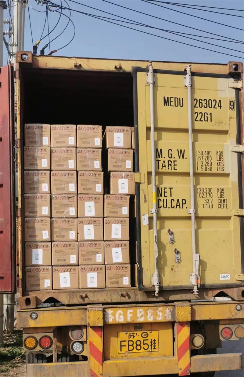 玻璃瓶生產廠（chǎng）家發貨案例