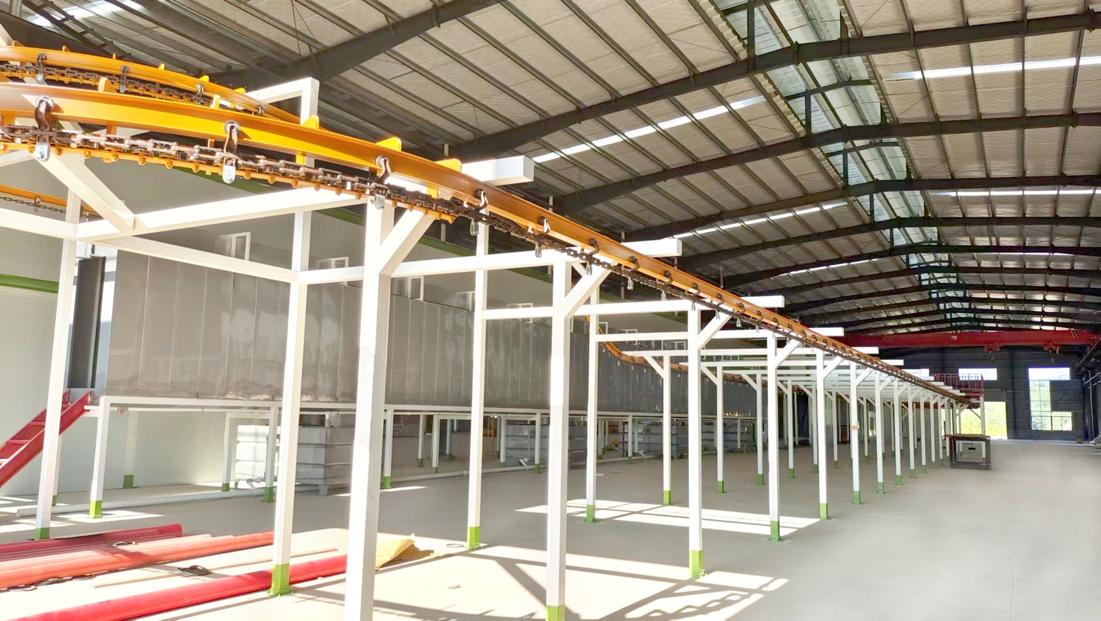 1660808326833847.jpg 噴塗車間-懸掛送(sòng)輸鏈.jpg