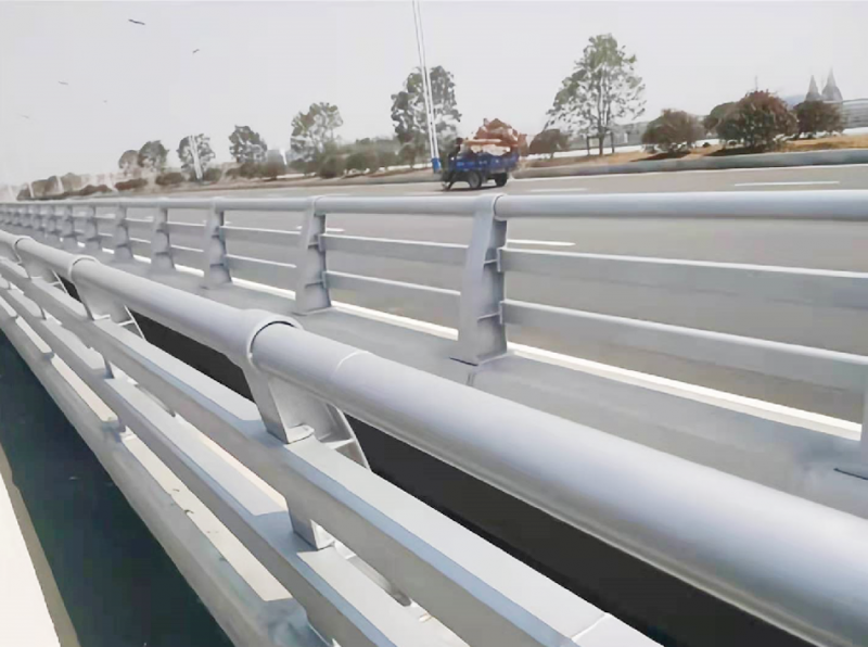 基建（jiàn）鍍鋅護欄